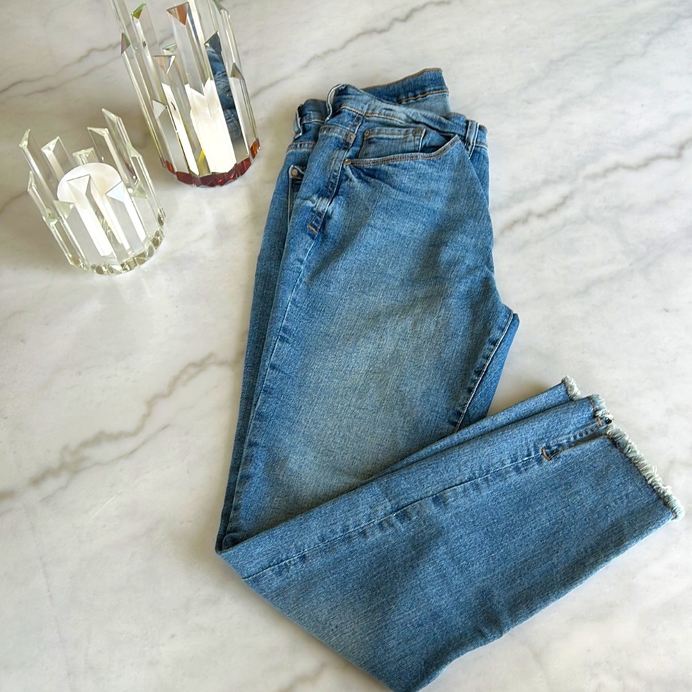 Kenzie Raw Hem w/ ankle detail, high rise jeans US 6/ 28